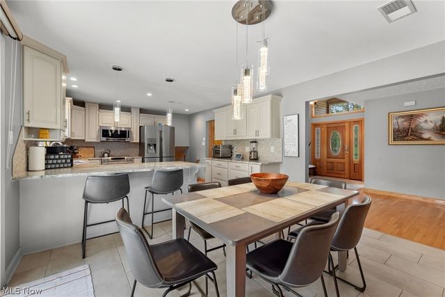 9445 Barr Road, Brecksville, OH 44141