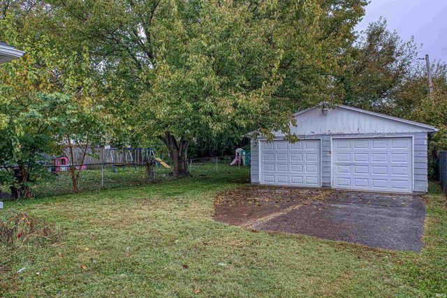 715 N 2Nd Street, Boonville, IN 47601