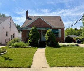 1714 Harwood Avenue, Royal Oak, MI 48067