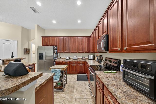 601 REFLECTION COVE Road, Jacksonville, FL 32218