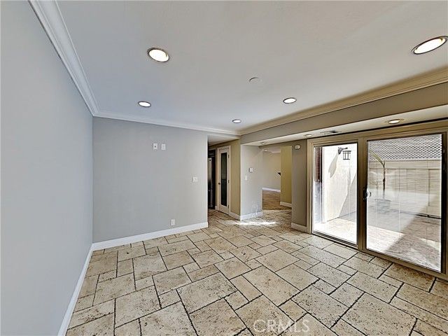 2030 Kingsbridge Way, Oxnard, CA 93035