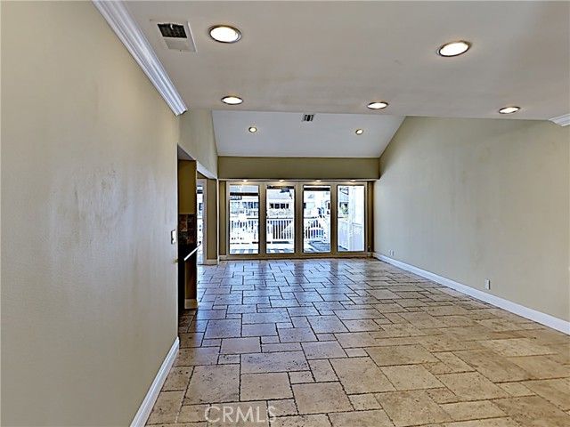 2030 Kingsbridge Way, Oxnard, CA 93035