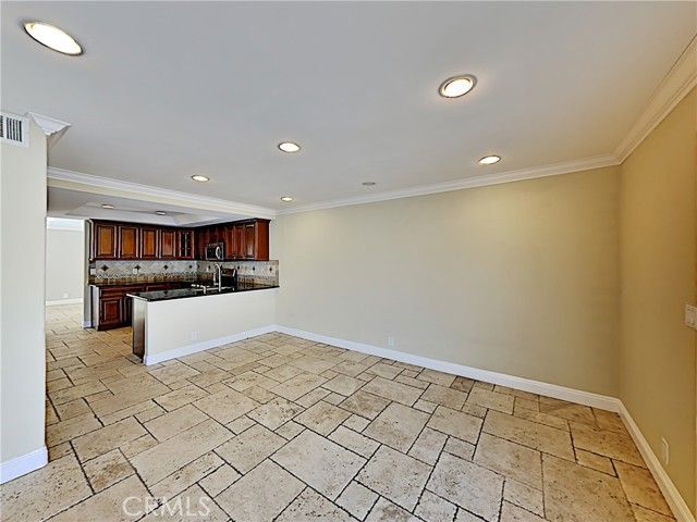 2030 Kingsbridge Way, Oxnard, CA 93035