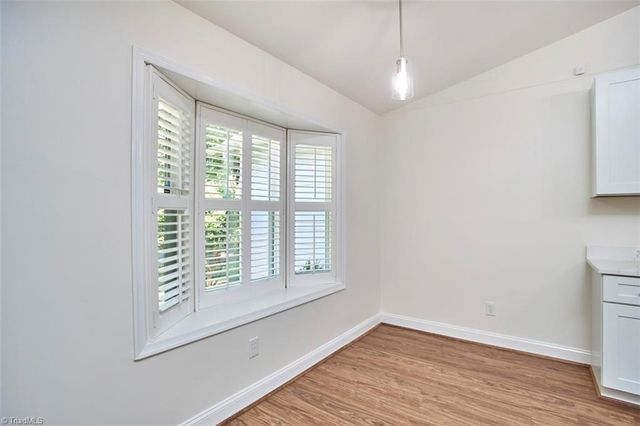714 Woodbury Knolls Drive, Winston-salem, NC 27104