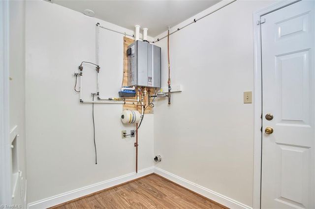 714 Woodbury Knolls Drive, Winston-salem, NC 27104