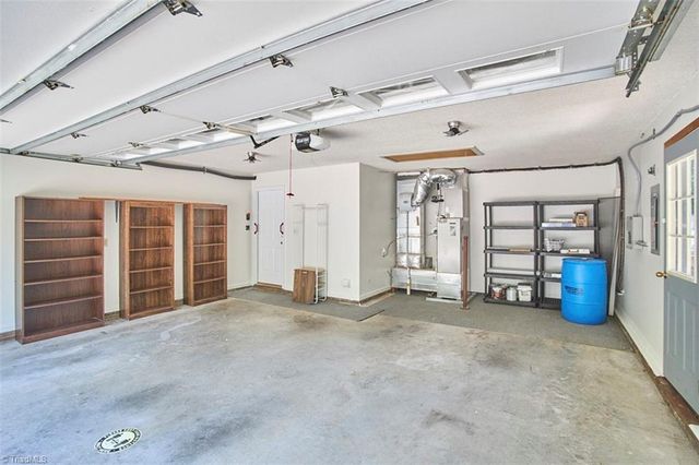714 Woodbury Knolls Drive, Winston-salem, NC 27104