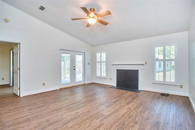 714 Woodbury Knolls Drive, Winston-salem, NC 27104