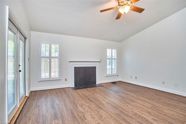 714 Woodbury Knolls Drive, Winston-salem, NC 27104
