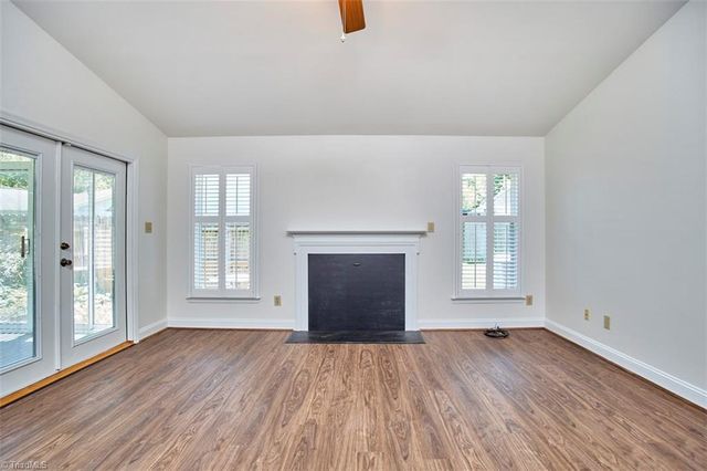 714 Woodbury Knolls Drive, Winston-salem, NC 27104