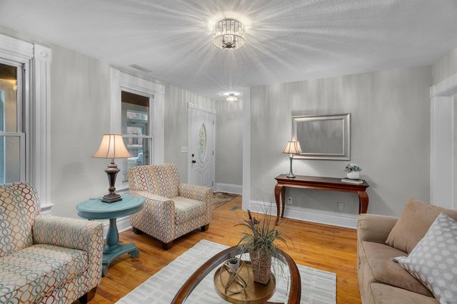 534 Thomas Avenue, Saint Paul, MN 55103