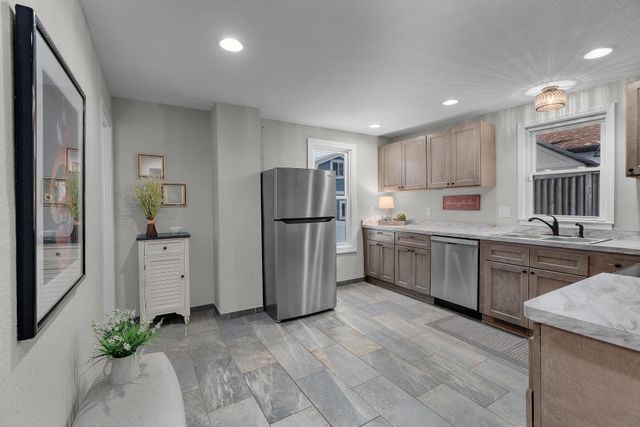 534 Thomas Avenue, Saint Paul, MN 55103