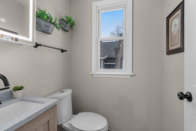 534 Thomas Avenue, Saint Paul, MN 55103