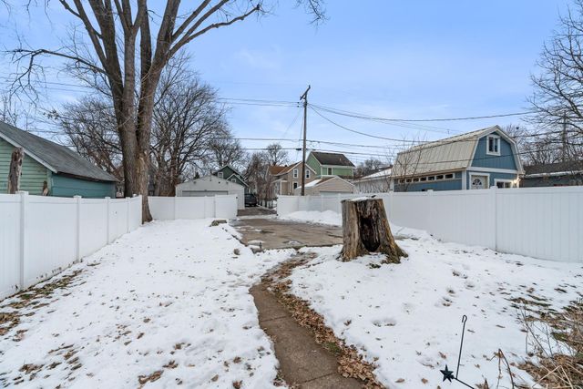 534 Thomas Avenue, Saint Paul, MN 55103