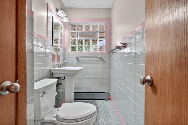 6408 W Raven Street 1, Chicago, IL 60631