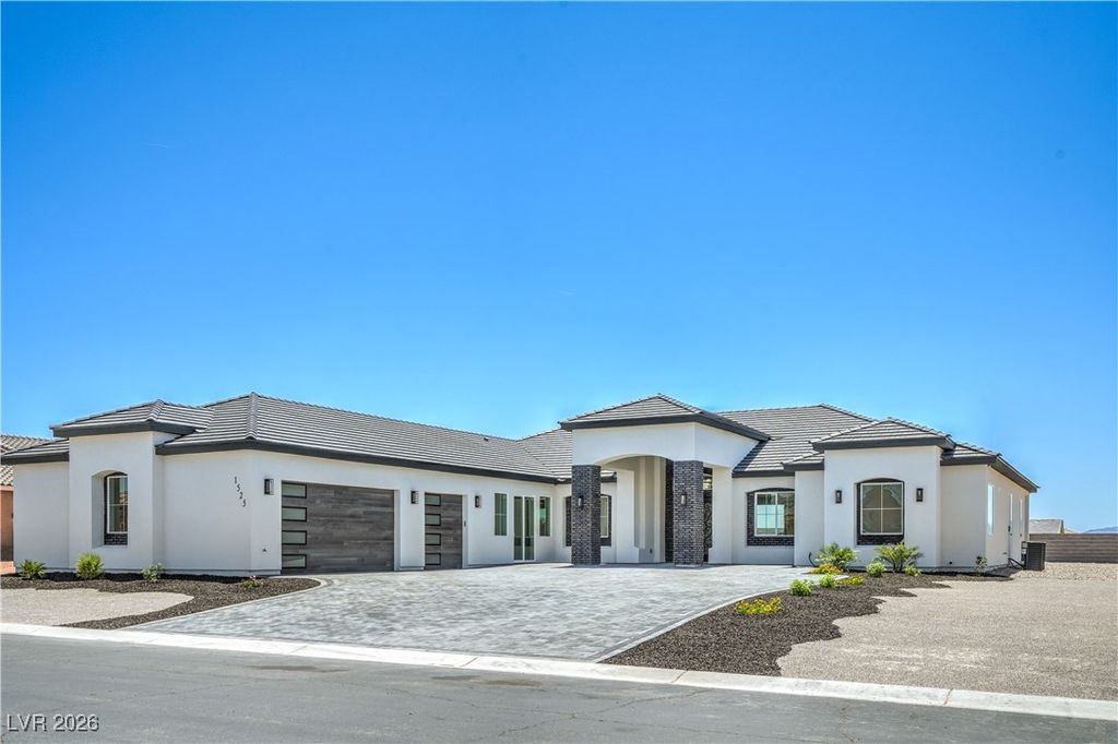 1525 Heights Drive, Logandale, NV 89021