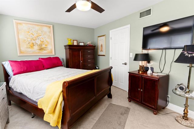 842 NE 20th Drive 842, Wilton Manors, FL 33305