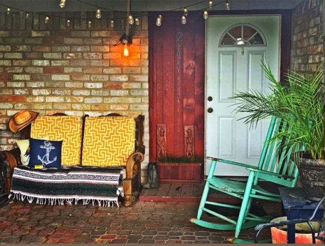 211 Avenue I, Alvin, TX 77511