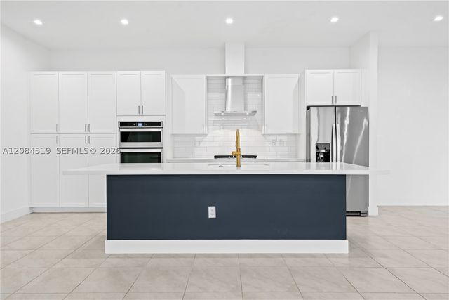 4402 NW 81st Ave, Doral, FL 33166