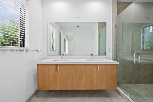 4402 NW 81st Ave, Doral, FL 33166