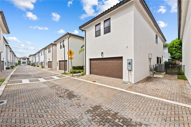 4402 NW 81st Ave, Doral, FL 33166