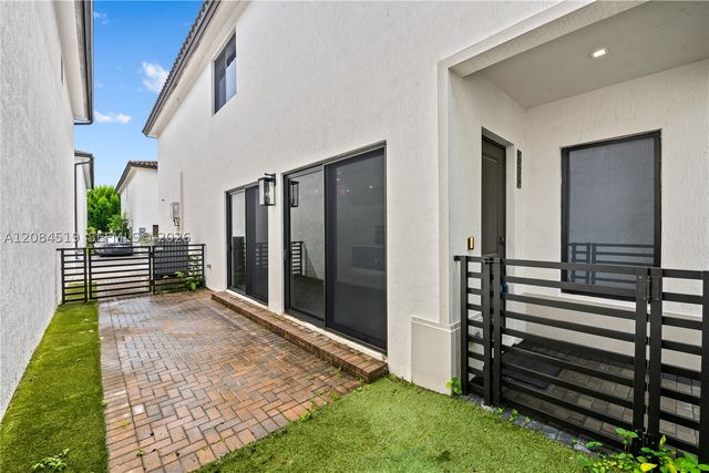 4402 NW 81st Ave, Doral, FL 33166