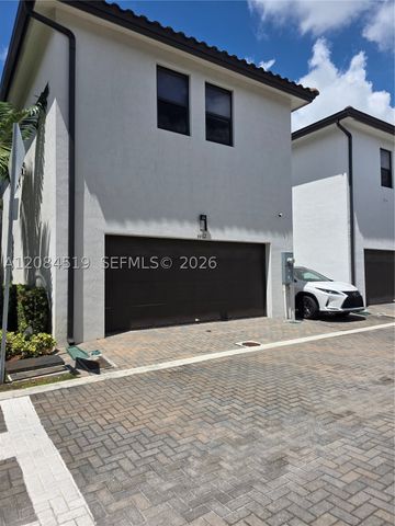 4402 NW 81st Ave, Doral, FL 33166