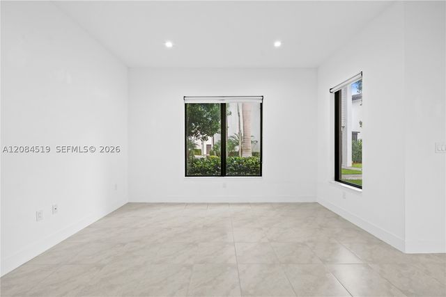 4402 NW 81st Ave, Doral, FL 33166