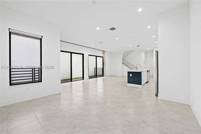 4402 NW 81st Ave, Doral, FL 33166