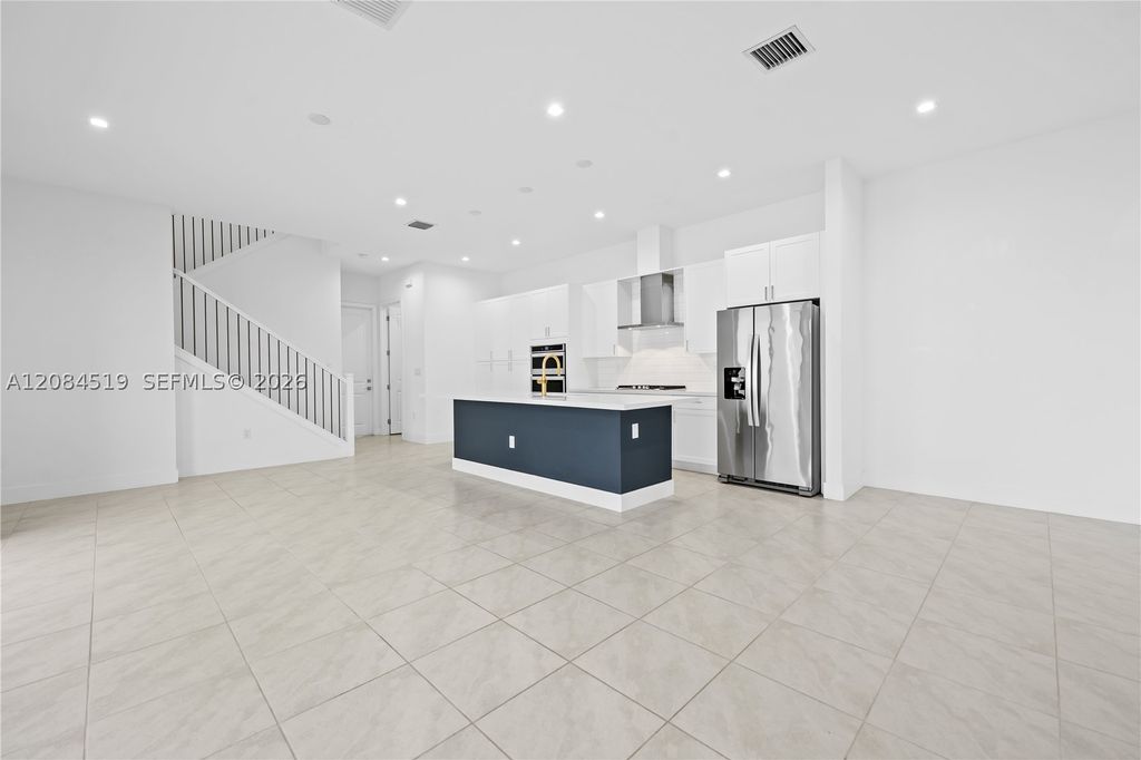 4402 NW 81st Ave, Doral, FL 33166