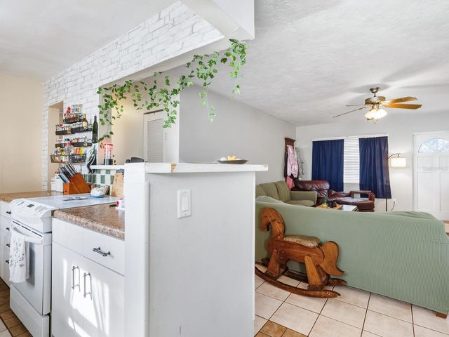 1907 HARVARD AVENUE, Bradenton, FL 34207