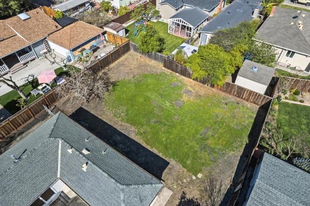 2130 Madison Avenue, Redwood City, CA 94061