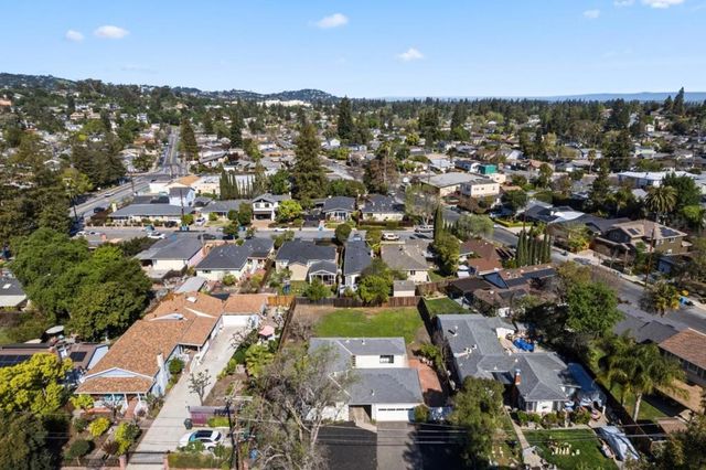 2130 Madison Avenue, Redwood City, CA 94061