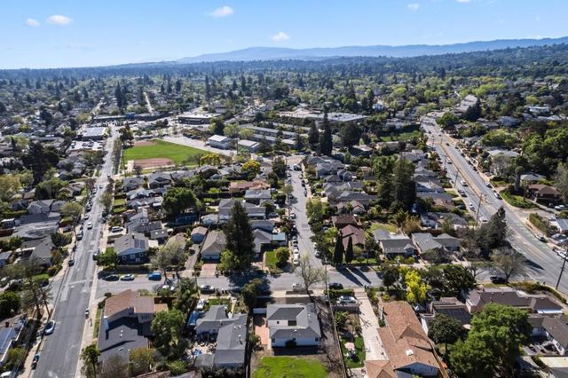 2130 Madison Avenue, Redwood City, CA 94061