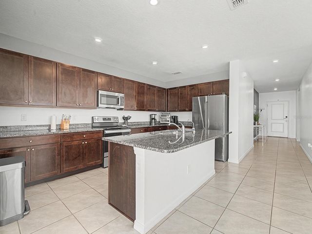 6938 SHELBY LYNN WAY, Zephyrhills, FL 33542