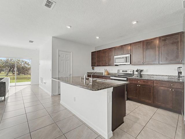 6938 SHELBY LYNN WAY, Zephyrhills, FL 33542