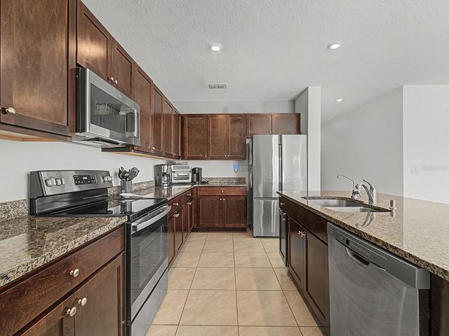 6938 SHELBY LYNN WAY, Zephyrhills, FL 33542