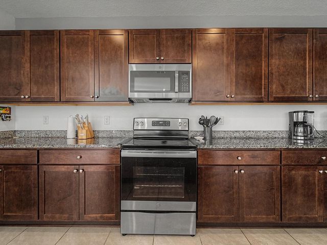 6938 SHELBY LYNN WAY, Zephyrhills, FL 33542