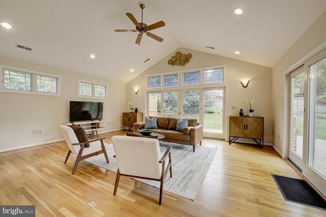 1112 FALLSMEAD WAY, Potomac, MD 20854