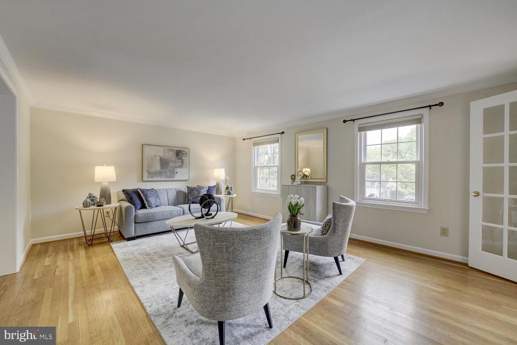 Image 22 of property listing at 1112 FALLSMEAD WAY, Potomac, MD 20854