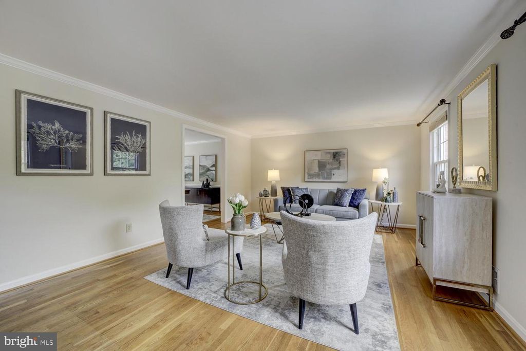 Image 23 of property listing at 1112 FALLSMEAD WAY, Potomac, MD 20854
