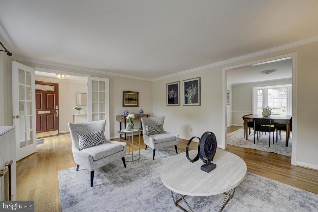 Image 24 of property listing at 1112 FALLSMEAD WAY, Potomac, MD 20854