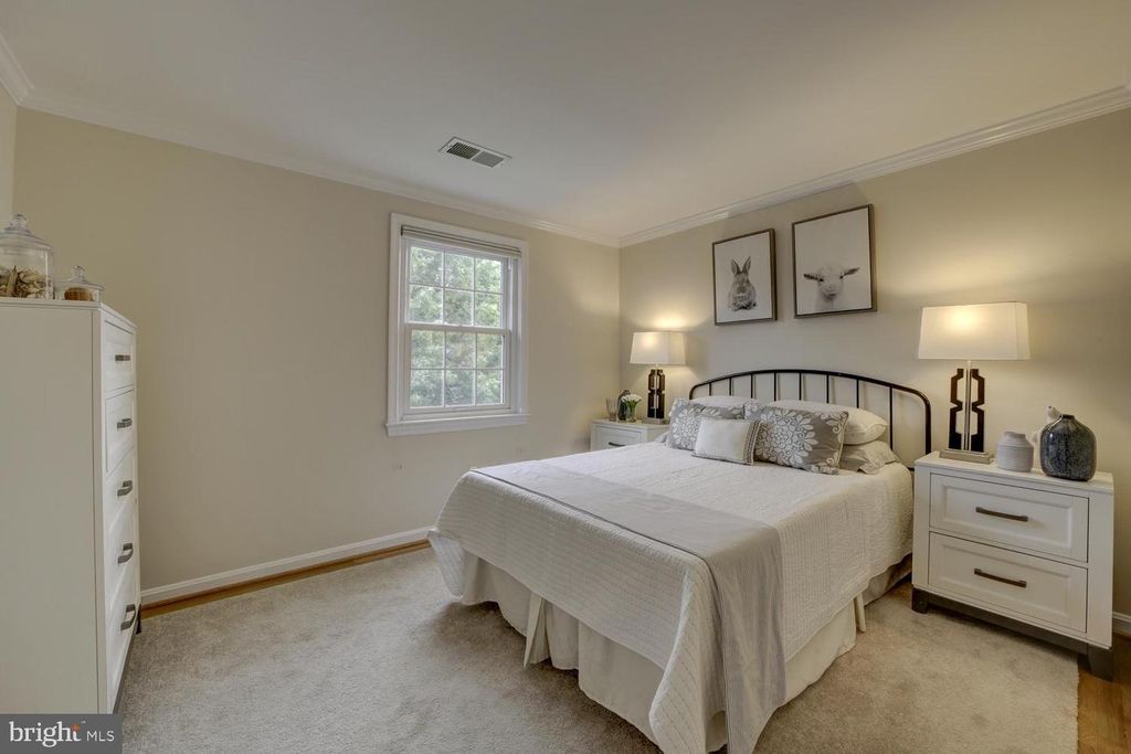 Image 34 of property listing at 1112 FALLSMEAD WAY, Potomac, MD 20854