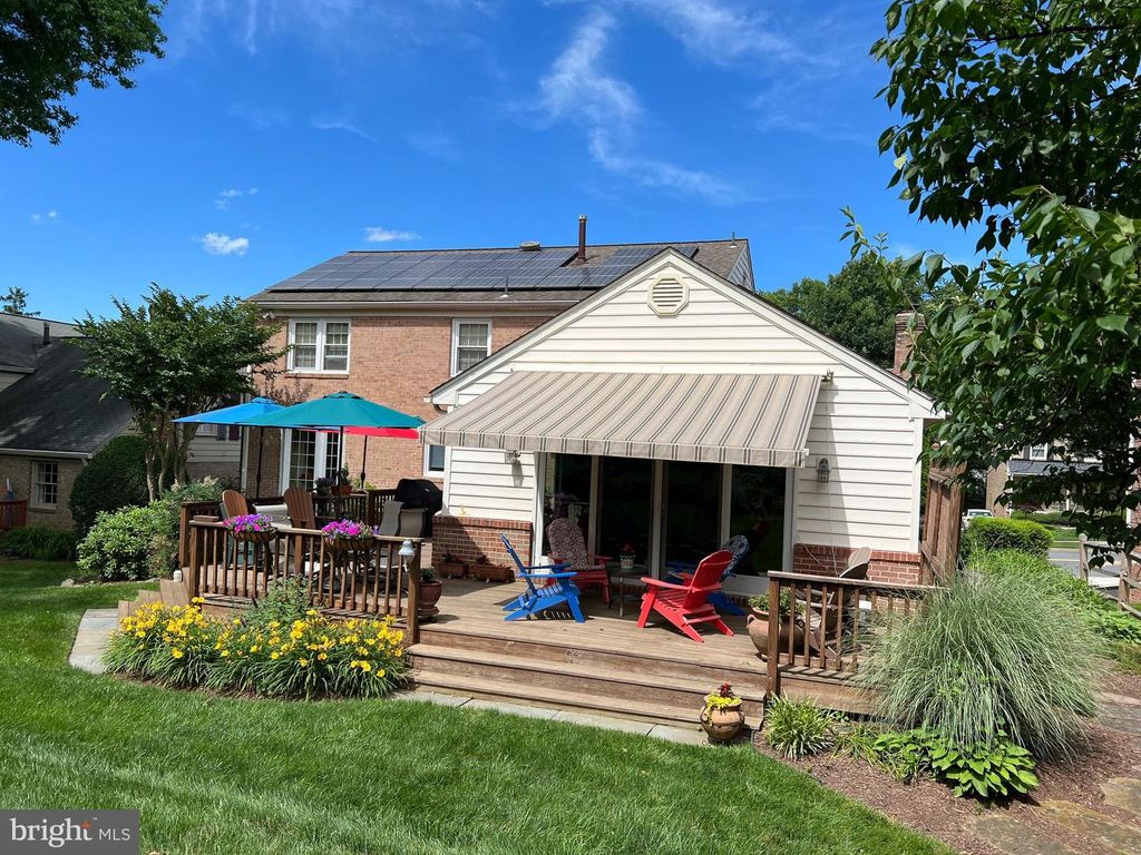 Image 38 of property listing at 1112 FALLSMEAD WAY, Potomac, MD 20854