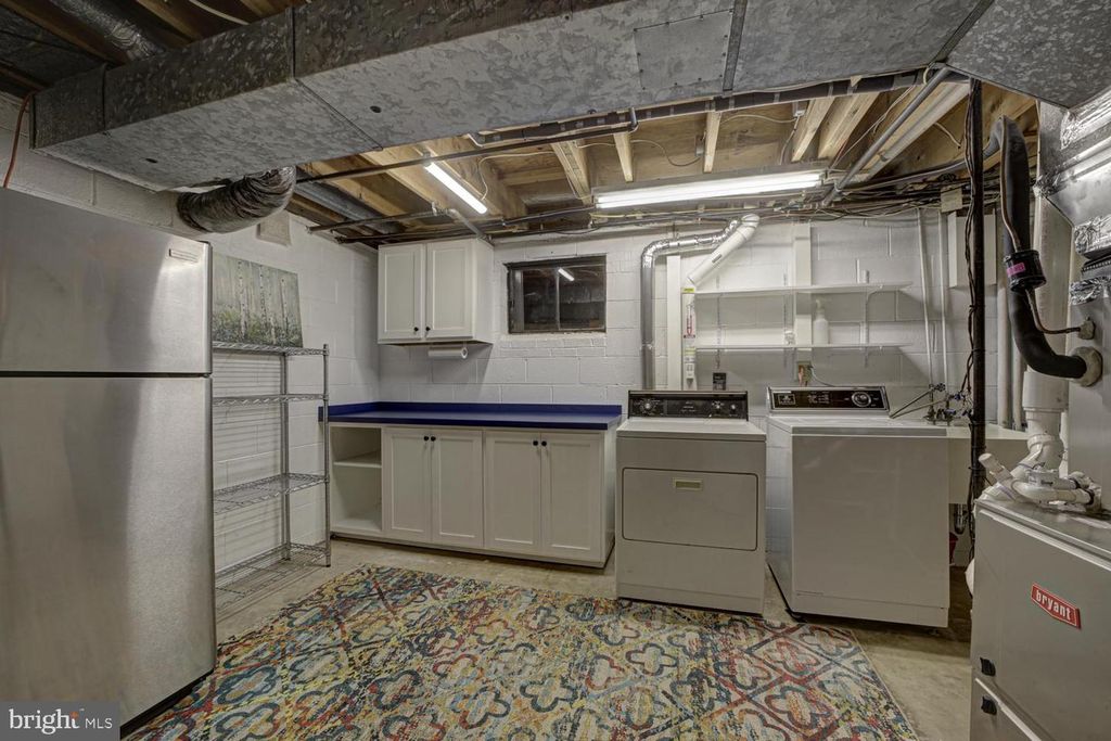 Image 41 of property listing at 1112 FALLSMEAD WAY, Potomac, MD 20854