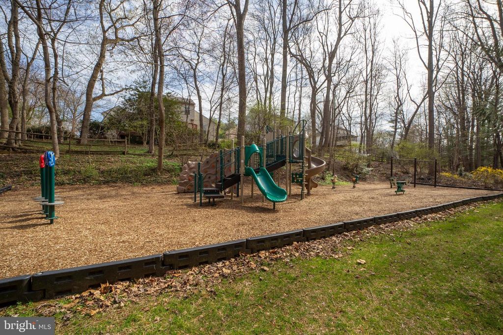 Image 50 of property listing at 1112 FALLSMEAD WAY, Potomac, MD 20854