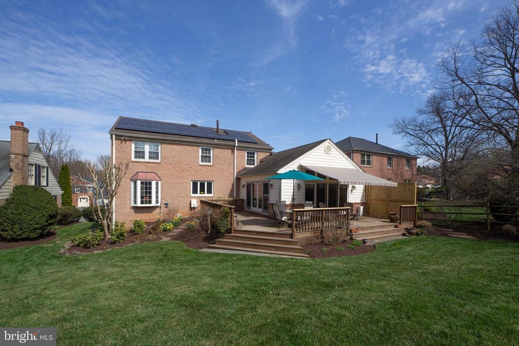 Image 52 of property listing at 1112 FALLSMEAD WAY, Potomac, MD 20854