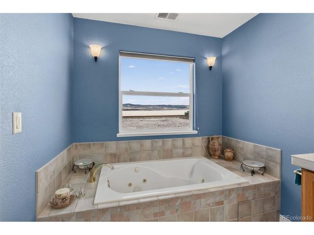 18031 Wagon Trl, Mead, CO 80542