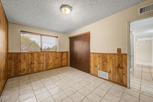 3241 S Hearthstone Drive, Tucson, AZ 85730