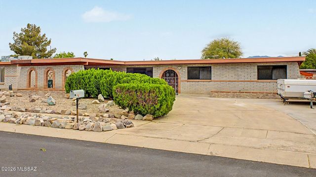 3241 S Hearthstone Drive, Tucson, AZ 85730