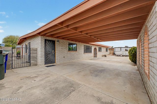 3241 S Hearthstone Drive, Tucson, AZ 85730